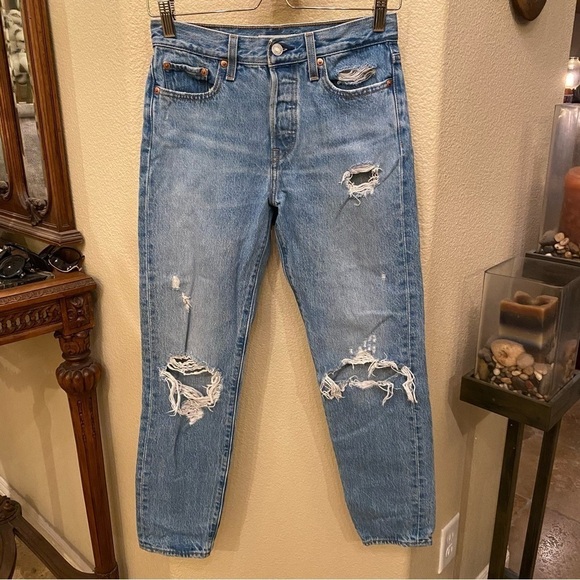 LEVI’S Women Blue Premium Wedgie Ripped Jeans Size 26 - Picture 1 of 11